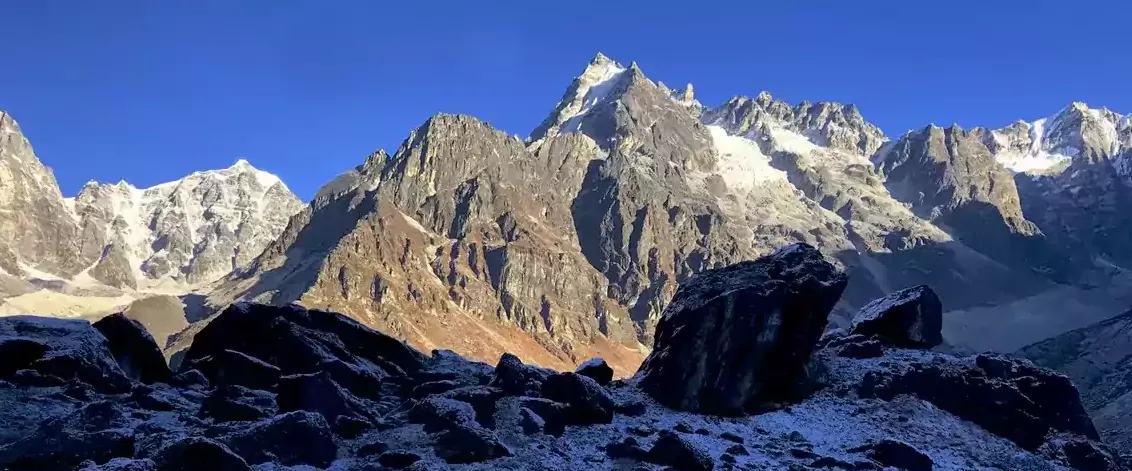 tilman_pass_trek_langtang