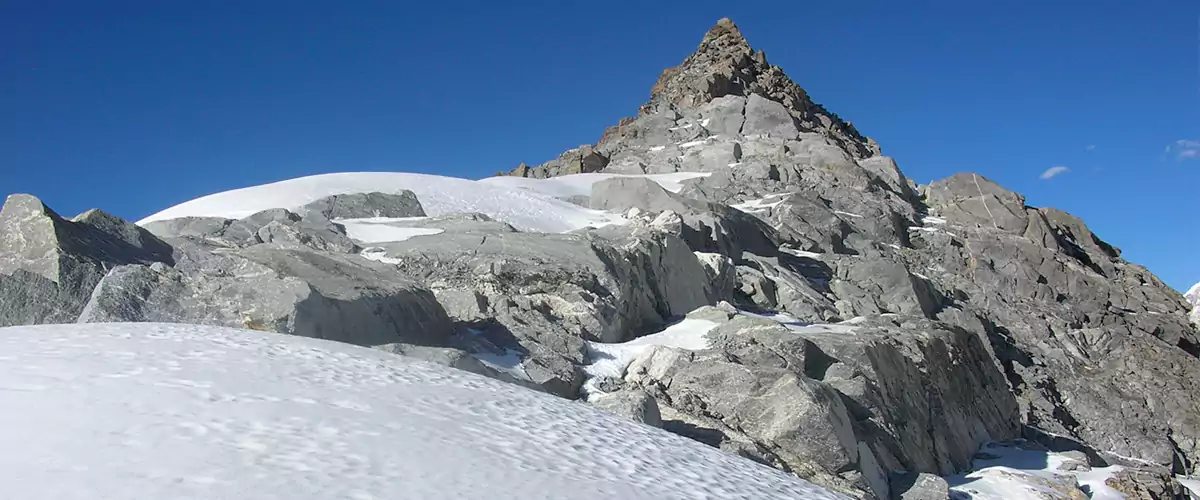 ramdung_peak_rolwaling